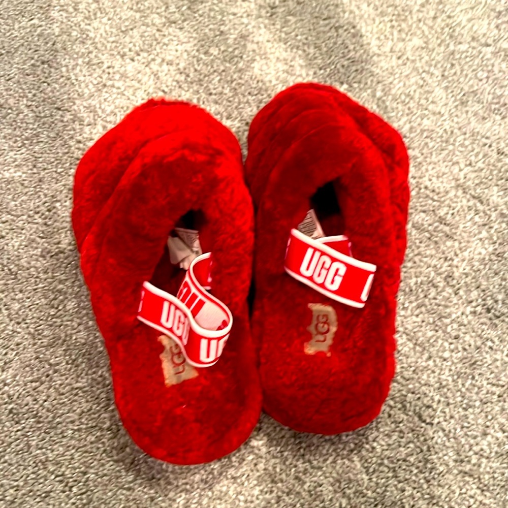 Ugg slippers size 4